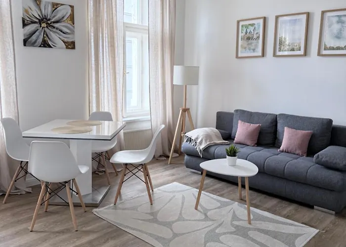 1 - Cozy Apartment *